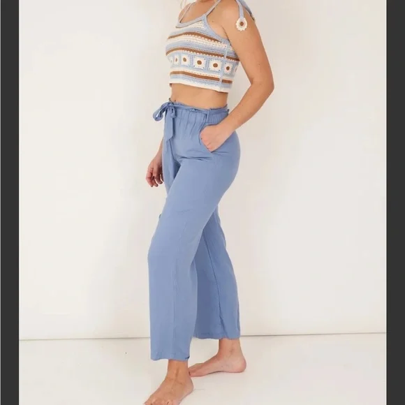 New In Crochet Striped floral Crop Top - Blue, cream , Brown sz M - Picture 4 of 11